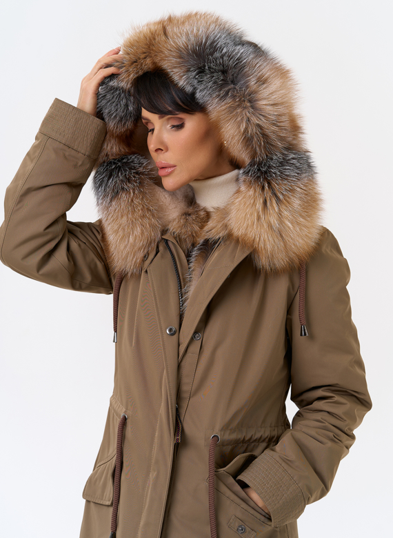 Женская парка с капюшоном из меха лисы