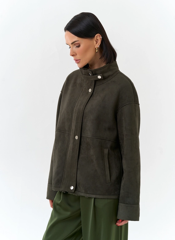 Женская дубленка из эко замши с воротником стойкой