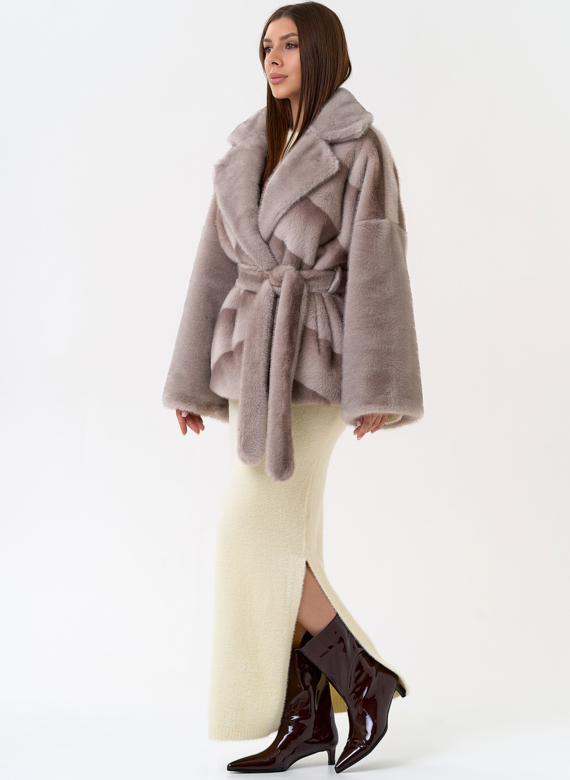 Женская шуба из эко меха с английским воротником 