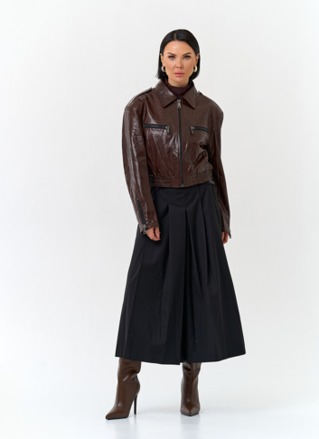 Короткая куртка из натуральной кожи