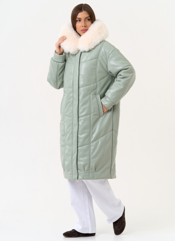 Женский пуховик из эко кожи с отделкой из эко меха