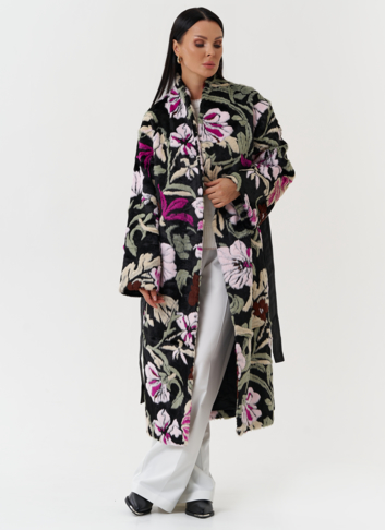 Пальто из эко меха с цветочным принтом