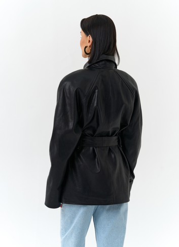 Женская куртка из натуральной кожи  с поясом