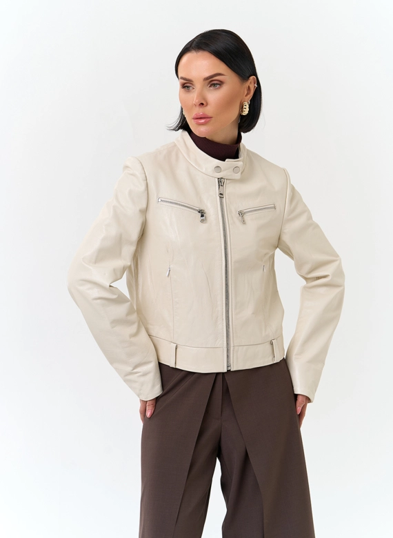 Белая куртка из натуральной кожи