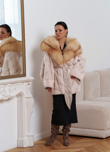 Женская норковая шуба с капюшоном из меха лисы