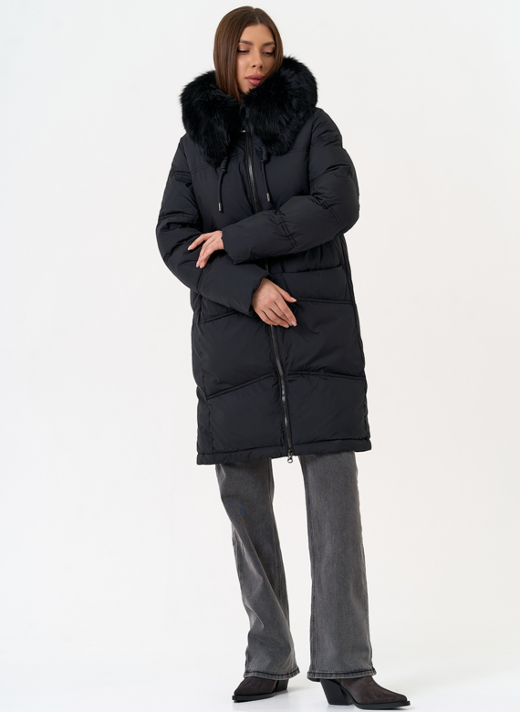 Женский пуховик с капюшоном из меха песца