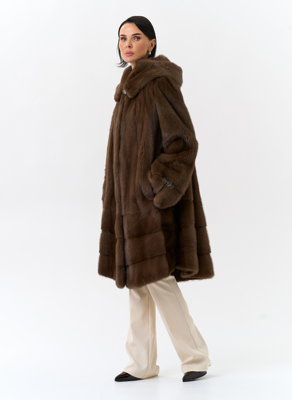 Шуба из меха норки с капюшоном