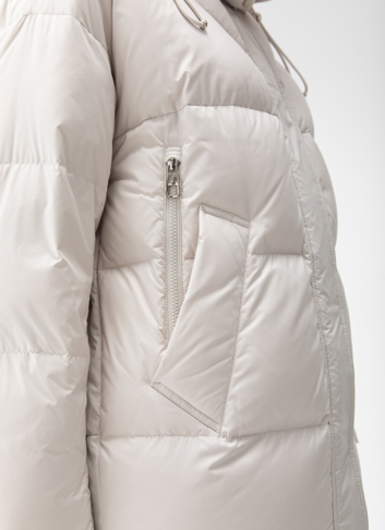 Женский пуховик с капюшоном 