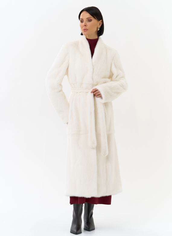 Белая шуба из меха норки с поясом