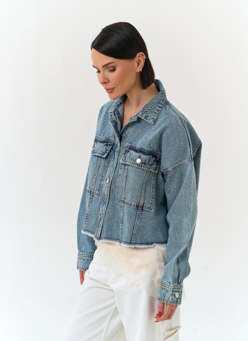 Женская джинсовая куртка со стразами