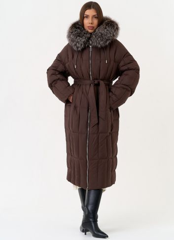 Женский пуховик с отделкой из чернобурой лисы