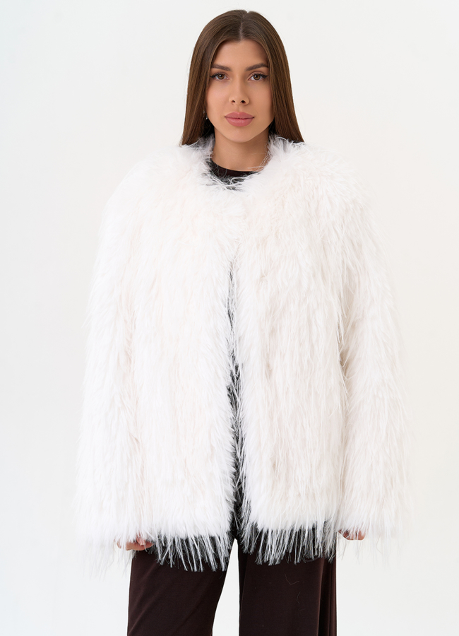 фото Женская шуба под эко страуса белого цвета модель № 31265