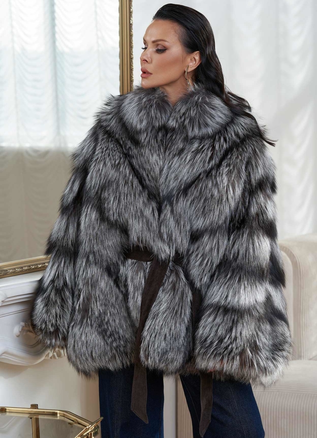 Шуба из меха финской серебристой лисы модель № 28812 универмаг малина