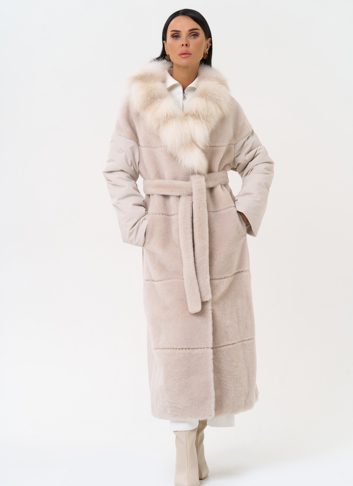 Комбинированное женское пальто из меха овчины с поясом