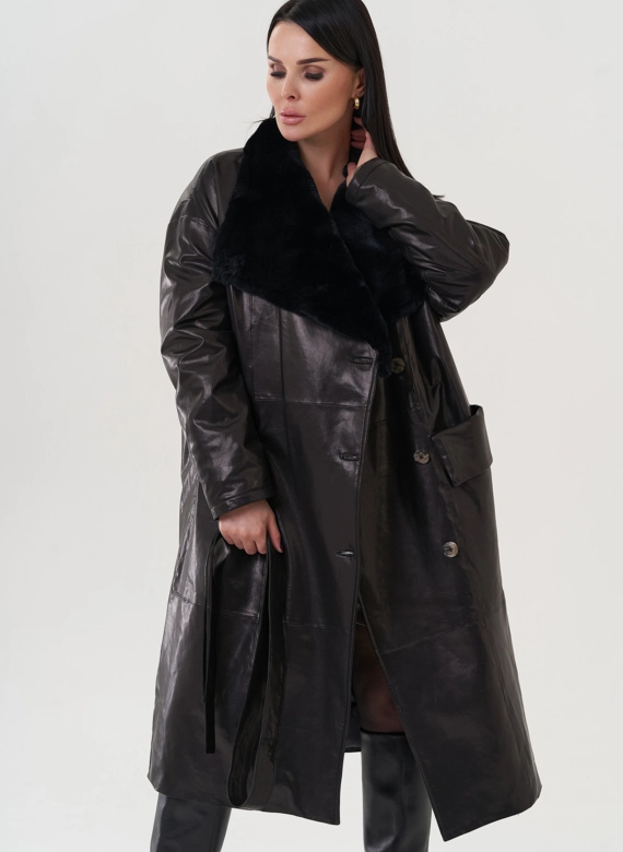 Пальто женское из натуральной кожи с отделкой из кролика  фото