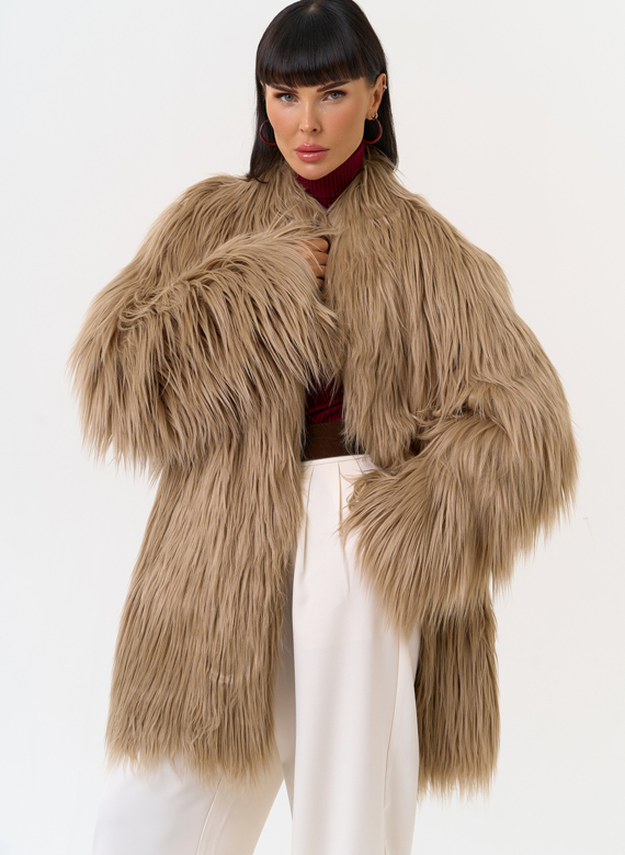 Женская шуба из эко меха с декоративным поясом