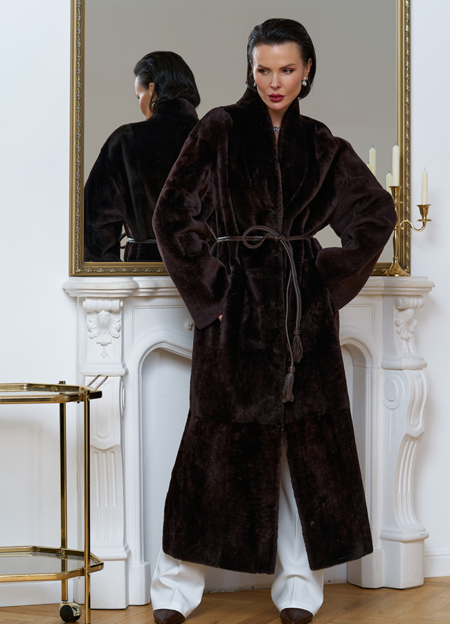 фото Двухсторонняя женская дубленка с декоративным поясом модель № 32084