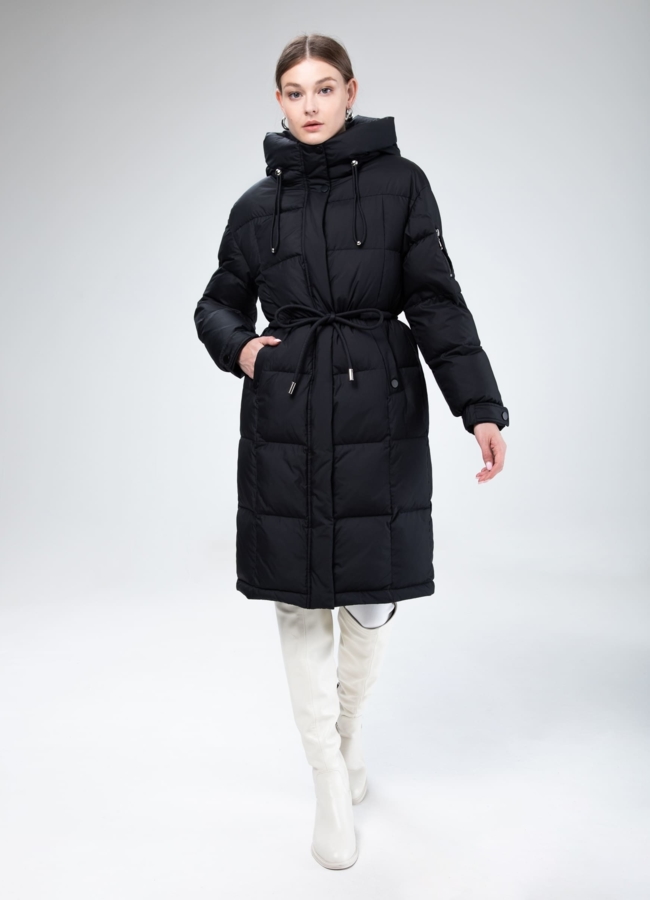 Женский пуховик с капюшоном  модель № 29110 меха малина