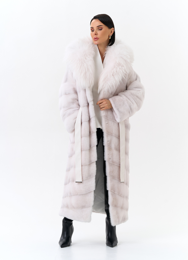 Белая шуба из меха норки с капюшоном из меха енота модель № 31714 универмаг малина
