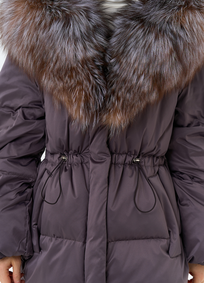 Женский пуховик с капюшоном из меха блюфрост модель № 32000 универмаг малина